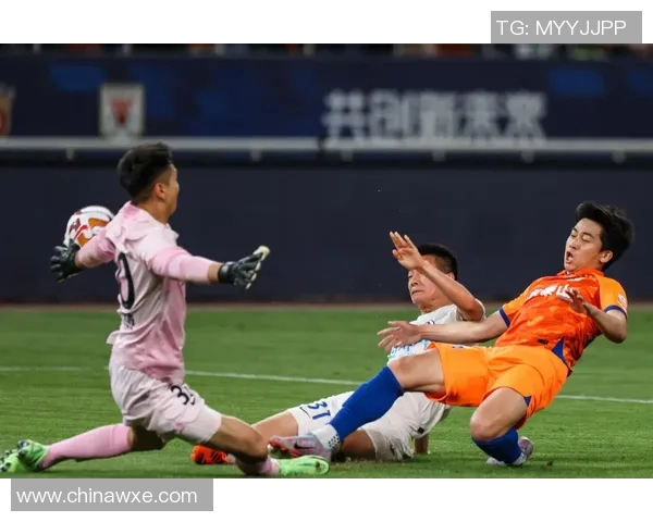 山东与广东足球对决激战正酣谁将赢得这场精彩较量