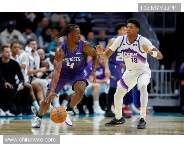 黄蜂与爵士精彩对决比赛录像回顾及精彩瞬间分析